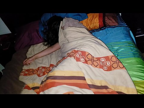 ❤️ Patėvis bara savo jauną pamotę, kol ji miega. ❤️ Namų porno prie mūsų ❌️